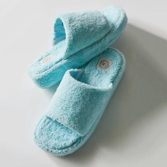 NWT Urban Outfitters Ava Terrycloth Slides In Blue - Picture 1 of 4